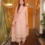 LM-54 3Pc Unstitched Embroidered Lawn Suit With Organza Embroidered Dupatta