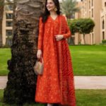 3 Piece - Unstitched Fully Embroidered Lawn Fabric With Printed Chiffon Dupatta 4 Sided Embroidered Lace