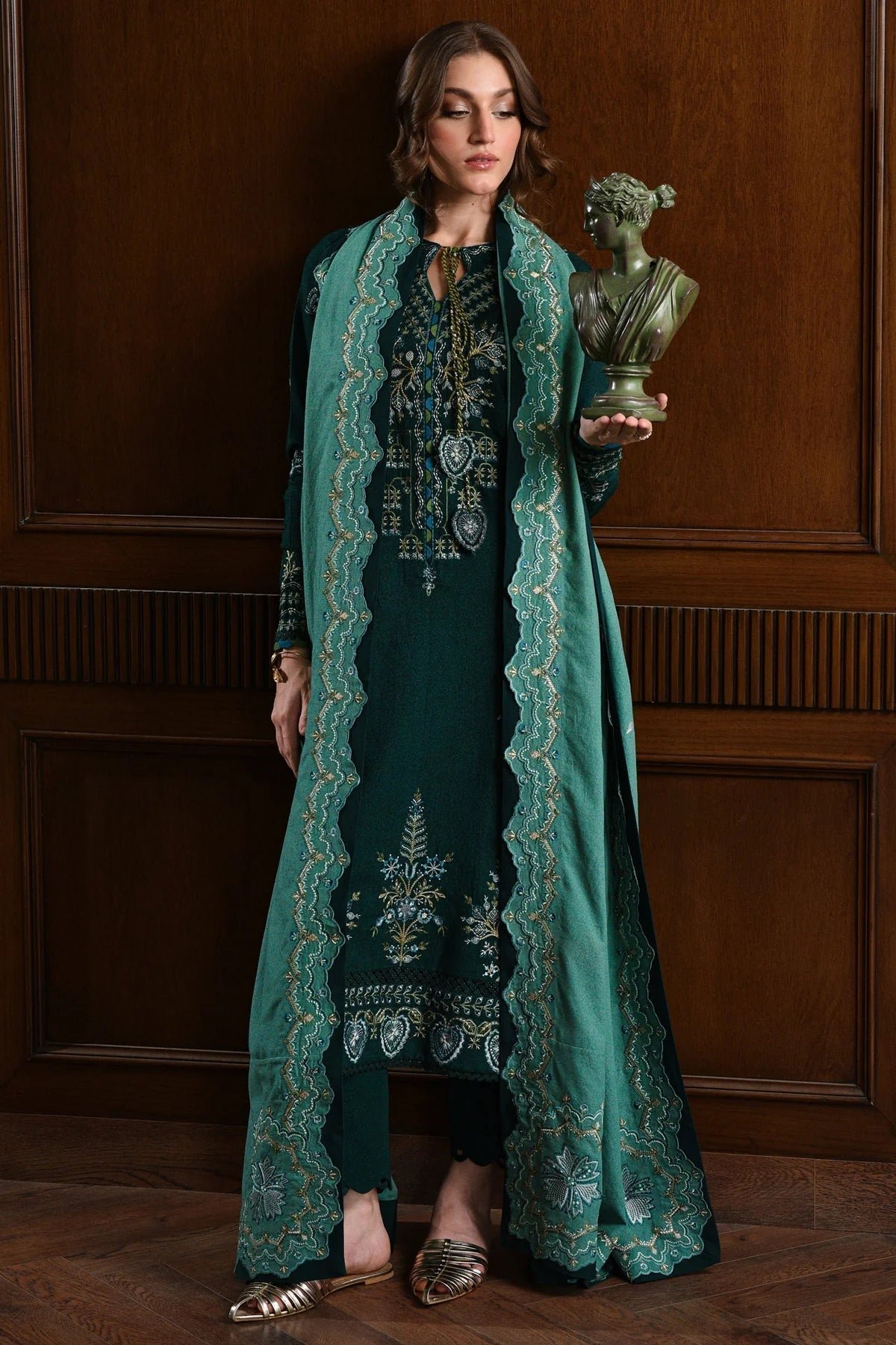 rn-image_picker_lib_temp_5eec0706-8b8a-4484-8aa7-1305c1bf03d1.jpg Dhanak Fabric - 3 Piece Unstitched Embroidered Dress With Embroidered Dhanak Shawl BT 3010 - Image 1